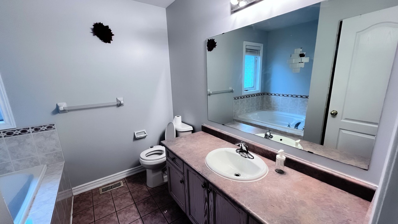 Photo of Bathroom in Meadowvale Village