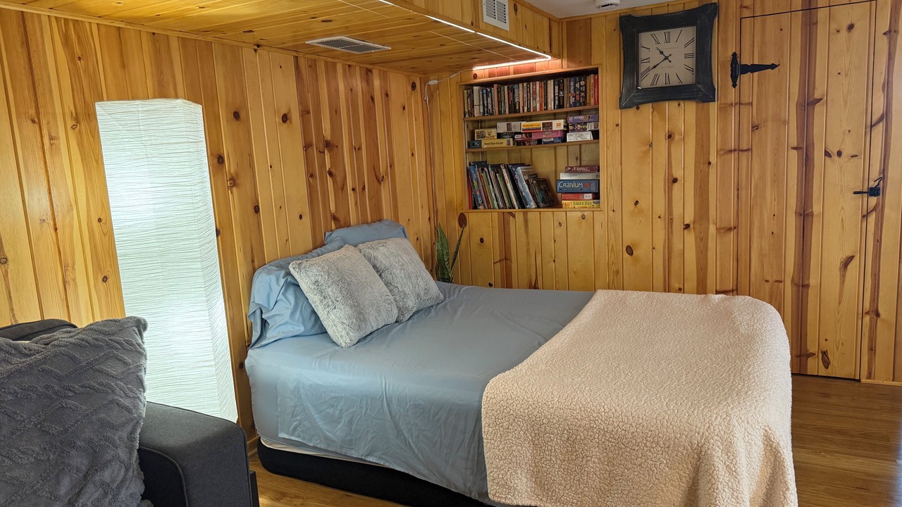 Photo of Bedroom in Lindstrom
