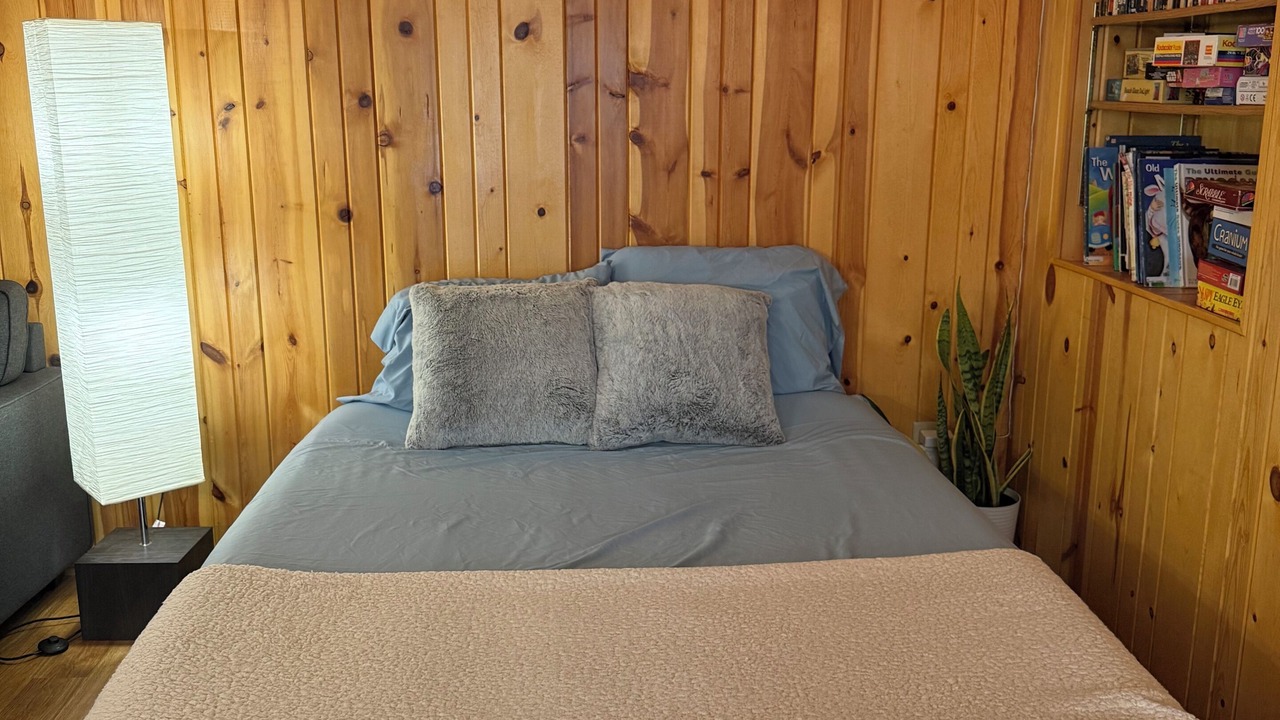 Photo of Bedroom in Lindstrom