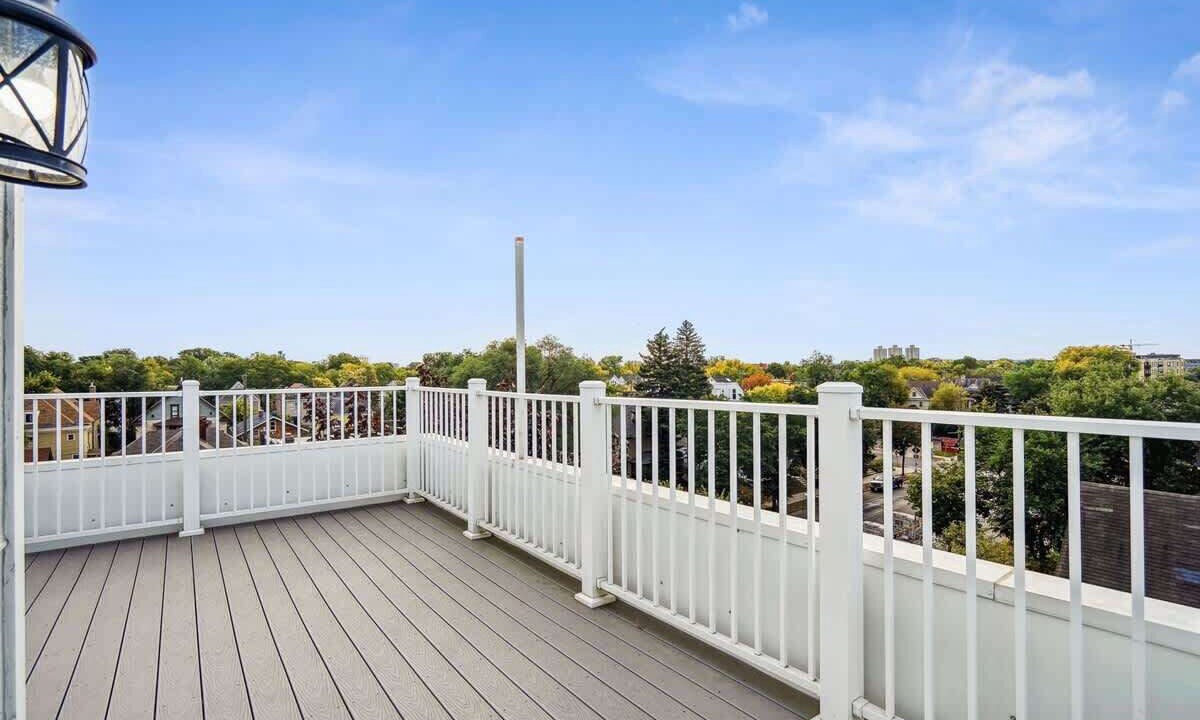 Photo of Outdoor in Lowry Hill East