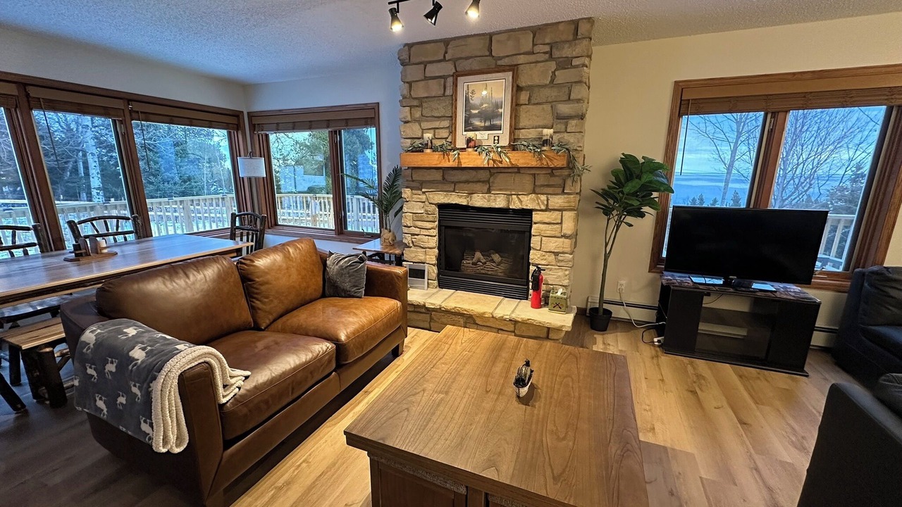Photo of Livingroom in Two Harbors