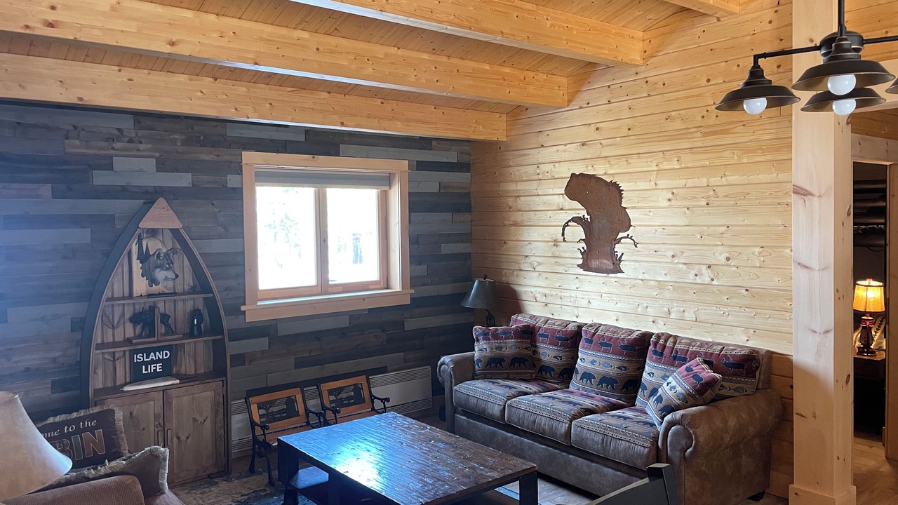 Photo of Livingroom in Manitoulin District