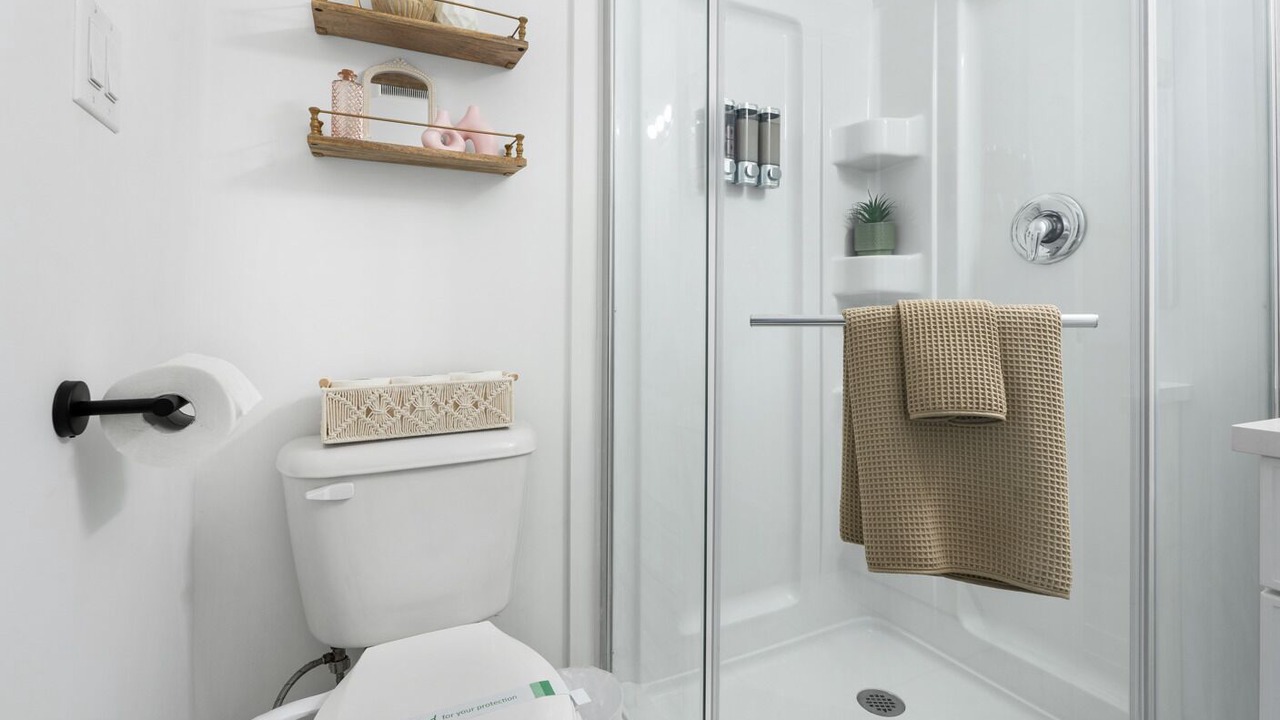 Photo of Bathroom in Louth