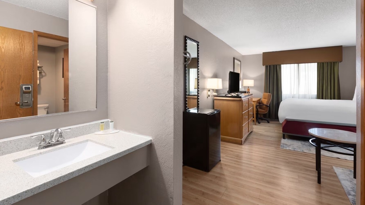 Photo of Bedroom in Redwood Falls