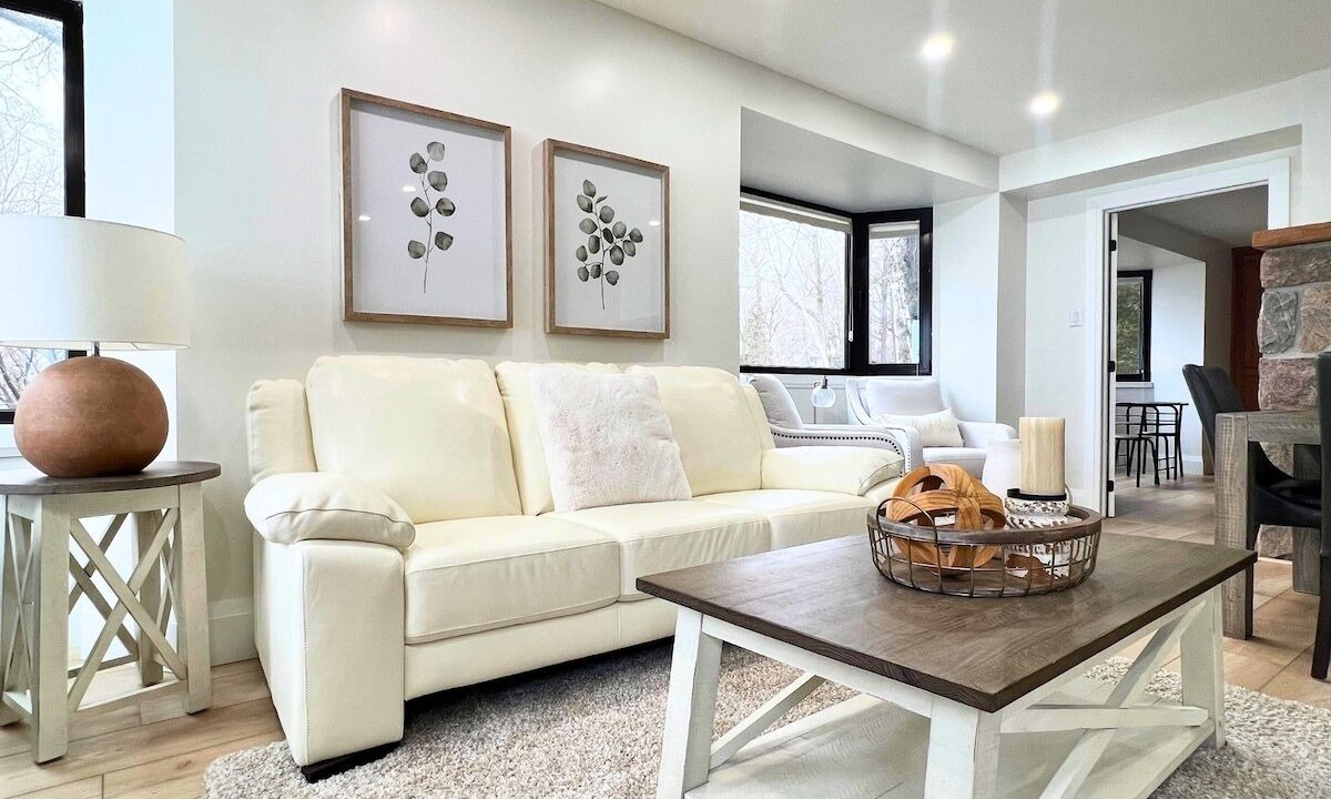 Photo of Livingroom in Penetanguishene