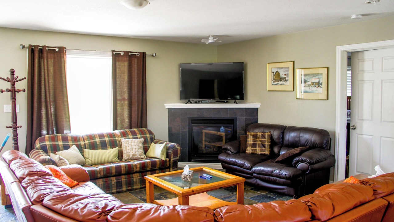 Photo of Livingroom in Miller Lake