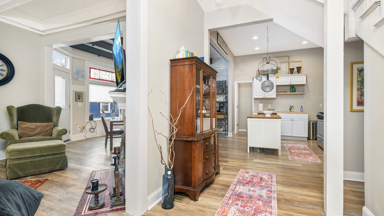 Photo of Livingroom in West Seventh
