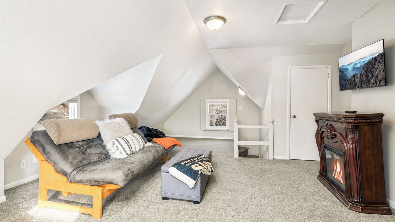 Photo of Livingroom in West Seventh