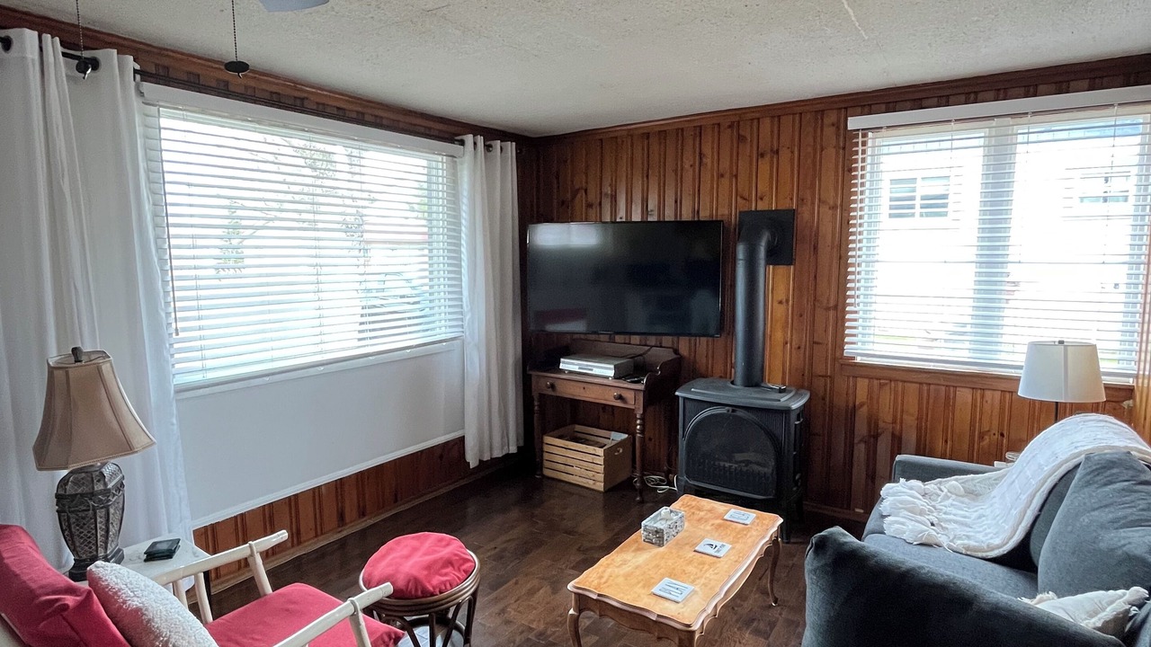 Photo of Livingroom in Turkey Point