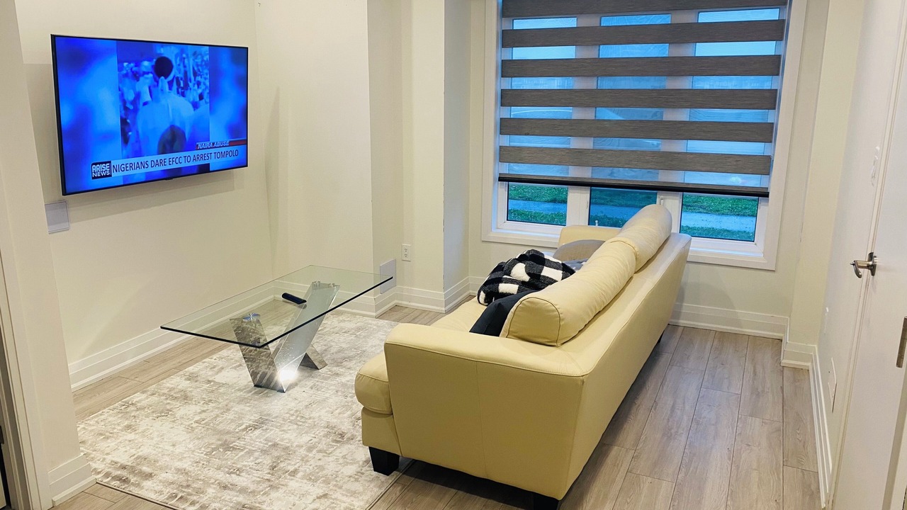 Photo of Livingroom in Oakville