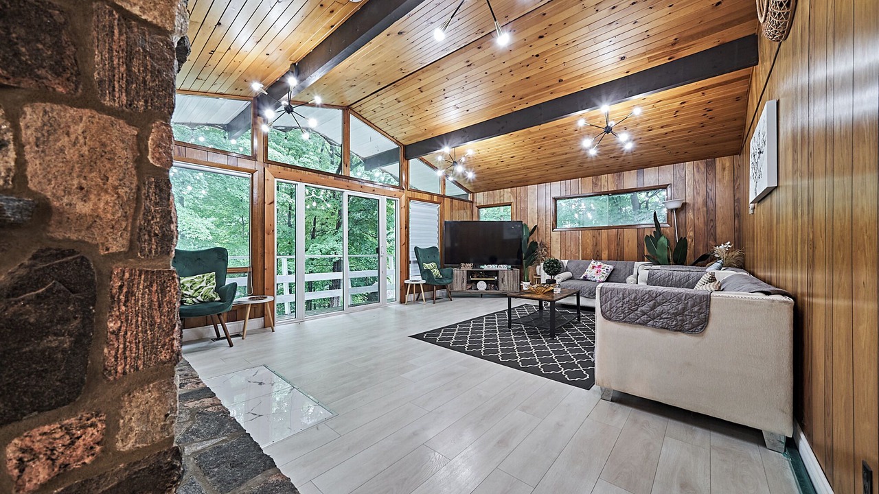 Photo of Livingroom in Coboconk