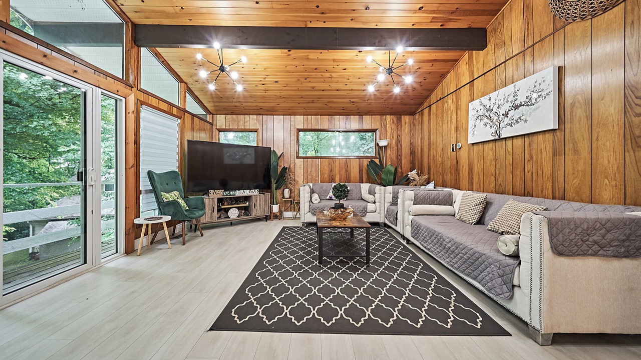 Photo of Livingroom in Coboconk