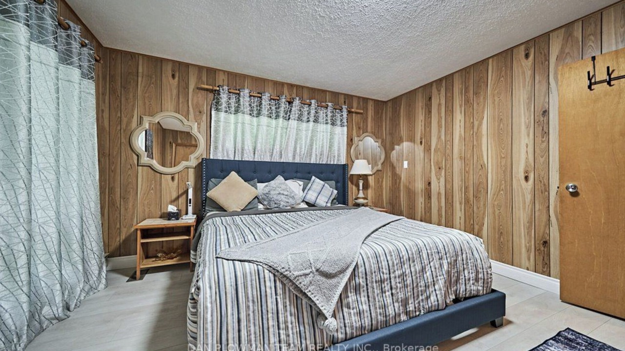 Photo of Bedroom in Coboconk