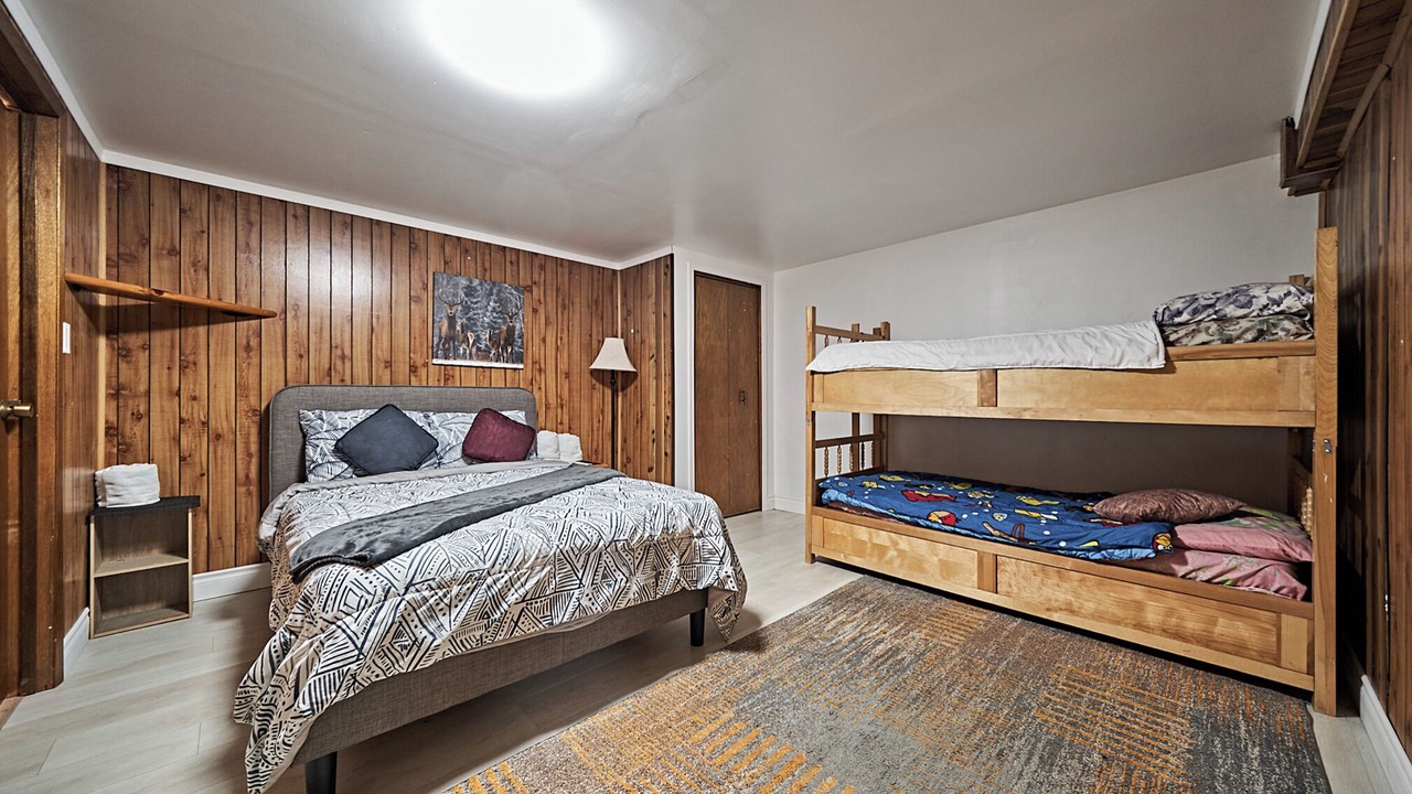 Photo of Bedroom in Coboconk