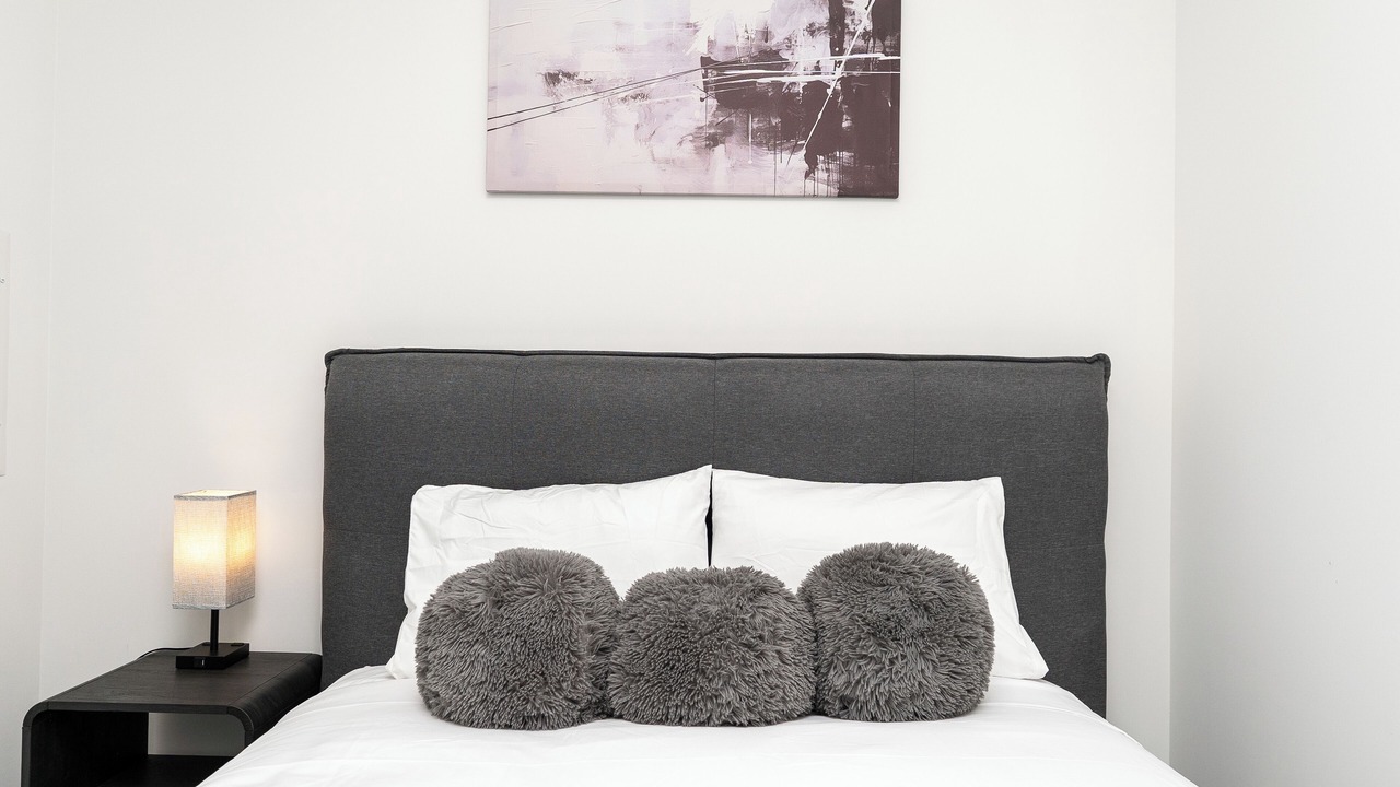 Photo of Bedroom in Mississauga Valleys