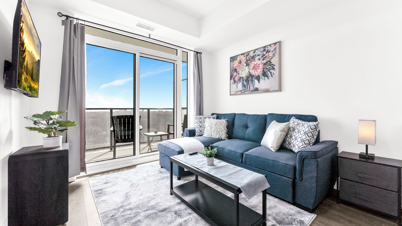 Photo of Livingroom in Mississauga Valleys