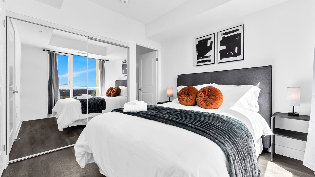 Photo of Bedroom in Mississauga Valleys