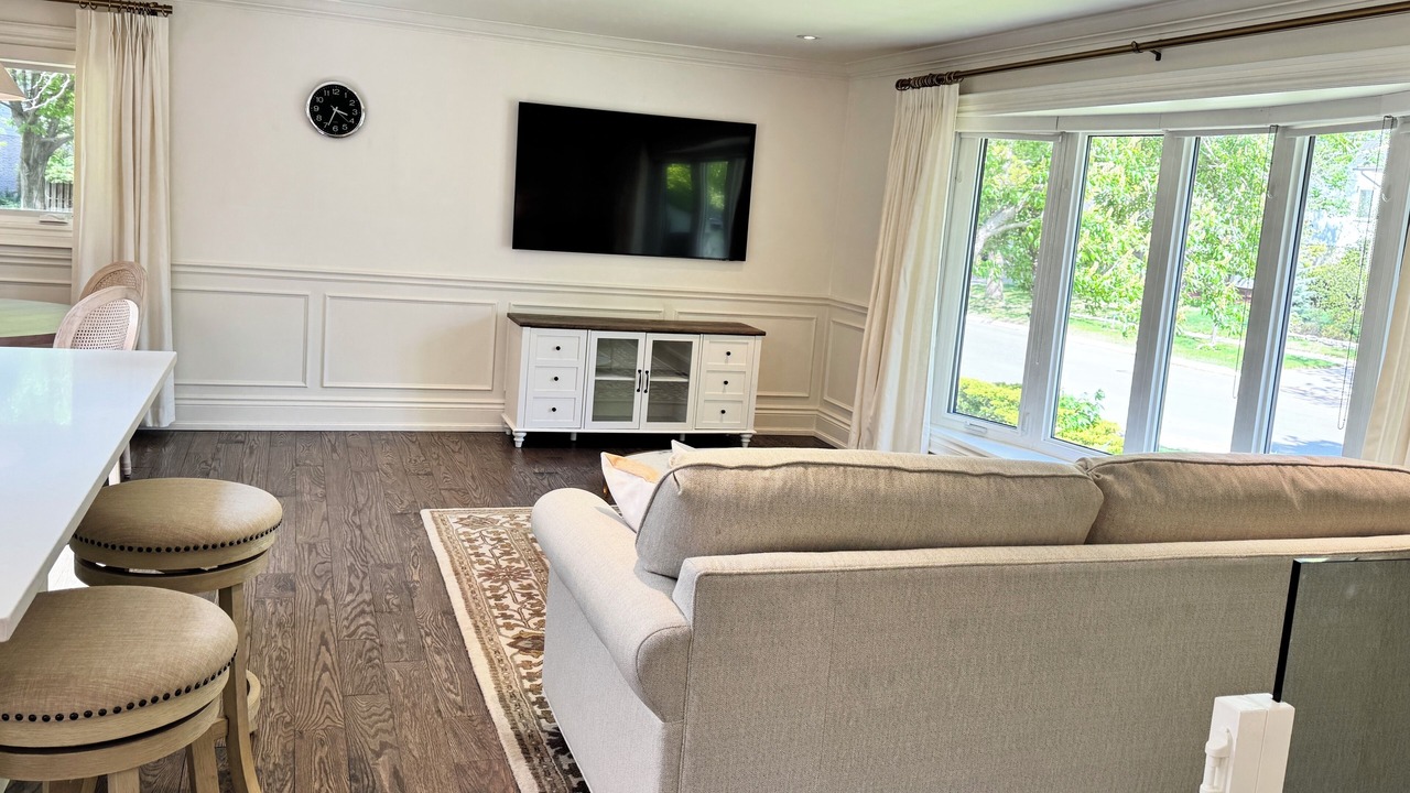 Photo of Livingroom in Oakville