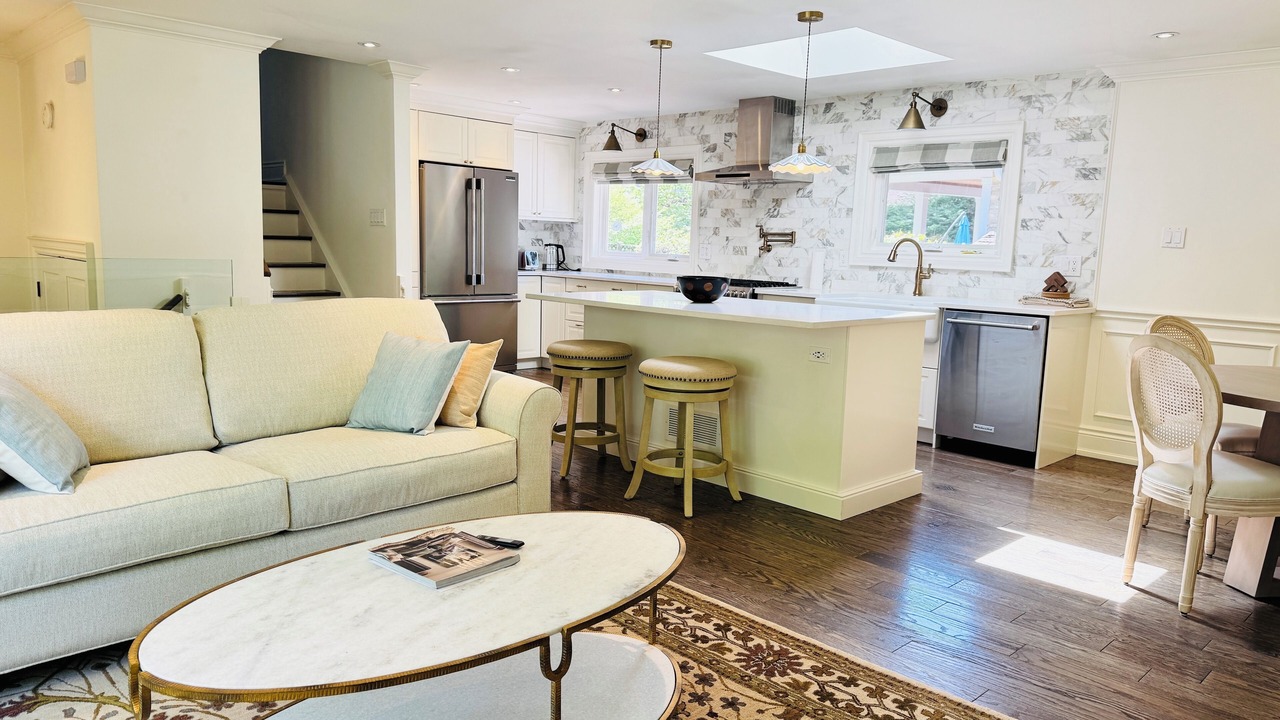 Photo of Livingroom in Oakville