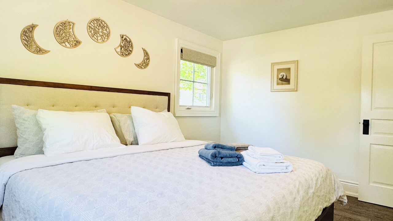 Photo of Bedroom in Oakville
