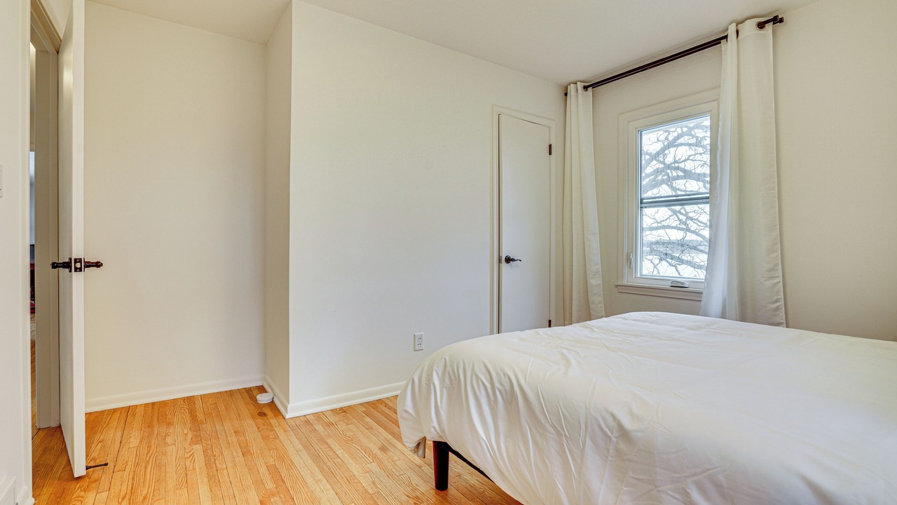 Photo of Bedroom in Maple Grove