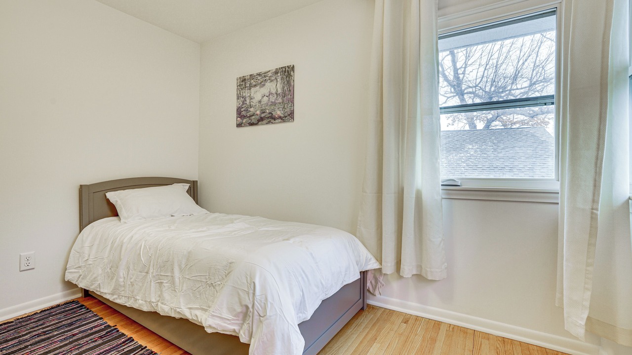 Photo of Bedroom in Maple Grove
