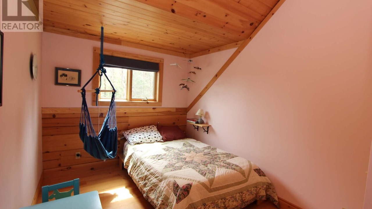 Photo of Bedroom in Marmora and Lake