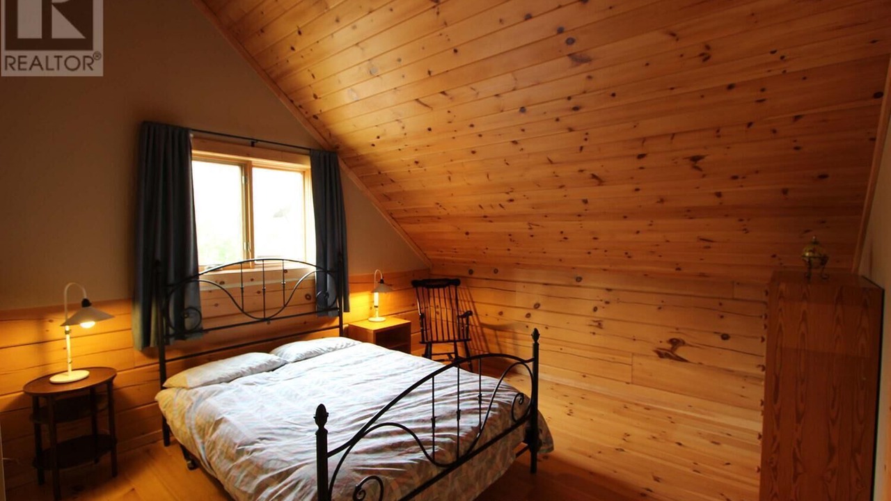 Photo of Bedroom in Marmora and Lake