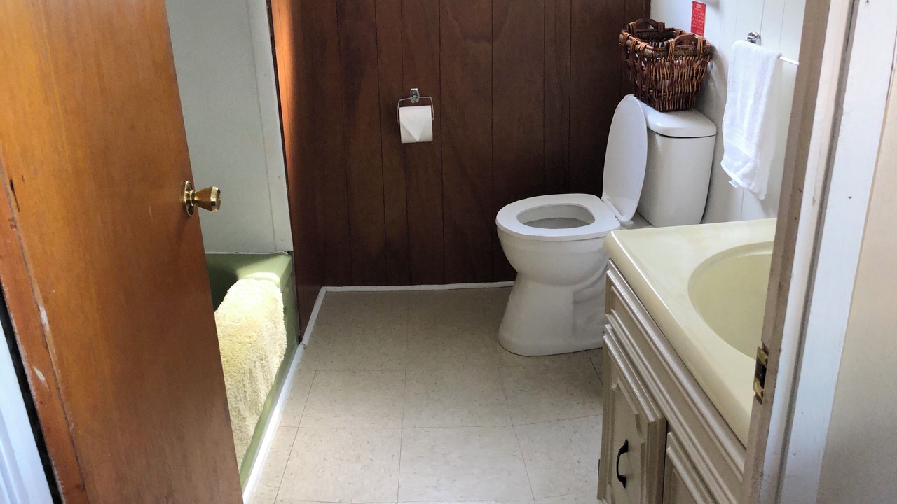 Photo of Bathroom in Lavigne