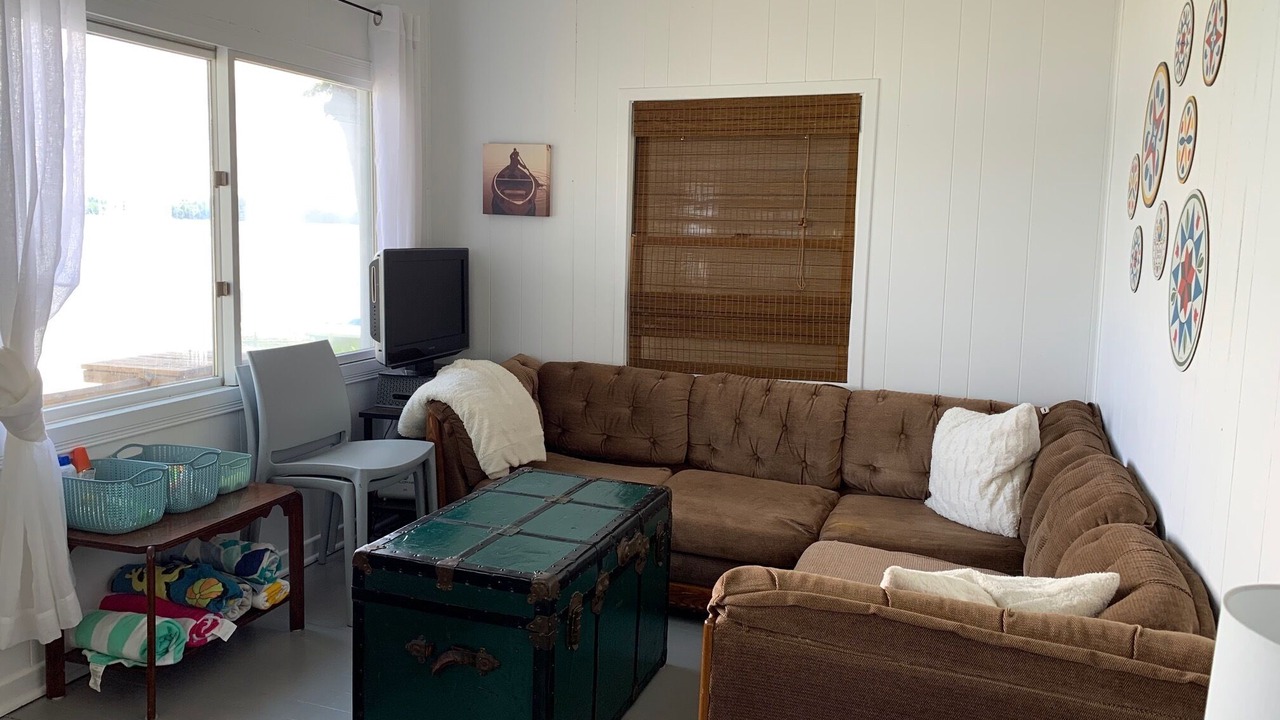 Photo of Livingroom in Leeds and the Thousand Islands