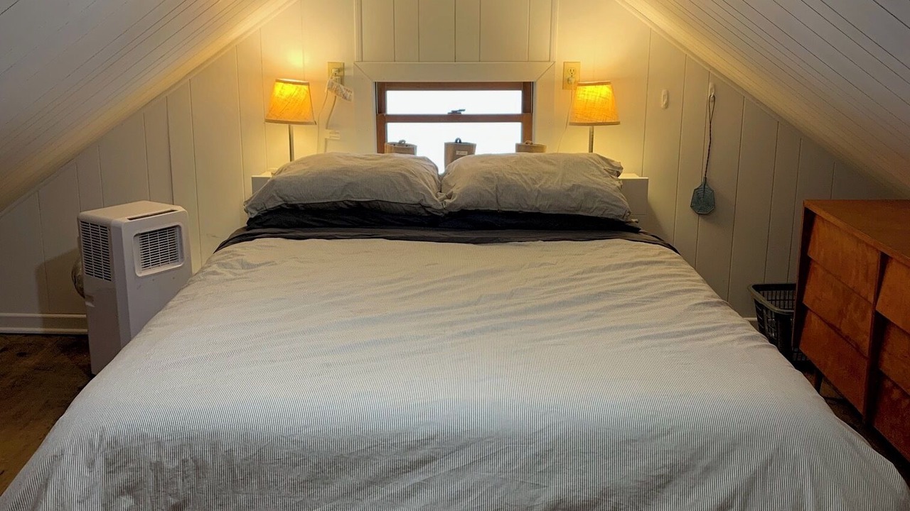 Photo of Bedroom in Leeds and the Thousand Islands