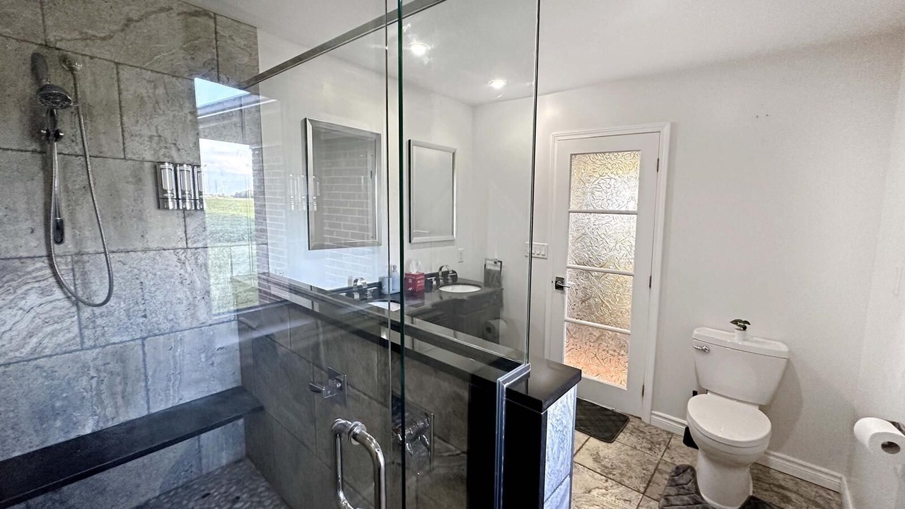 Photo of Bathroom in Lakeshore
