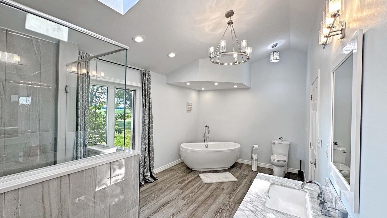 Photo of Bathroom in Lakeshore