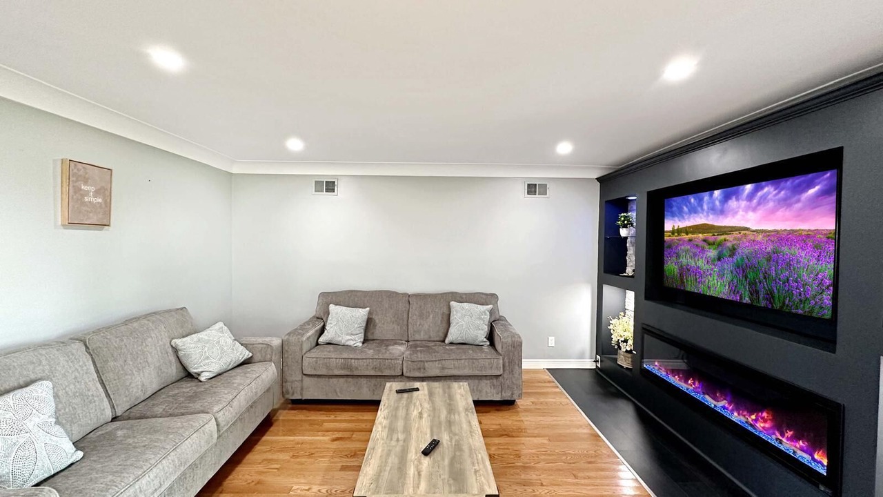 Photo of Livingroom in Lakeshore