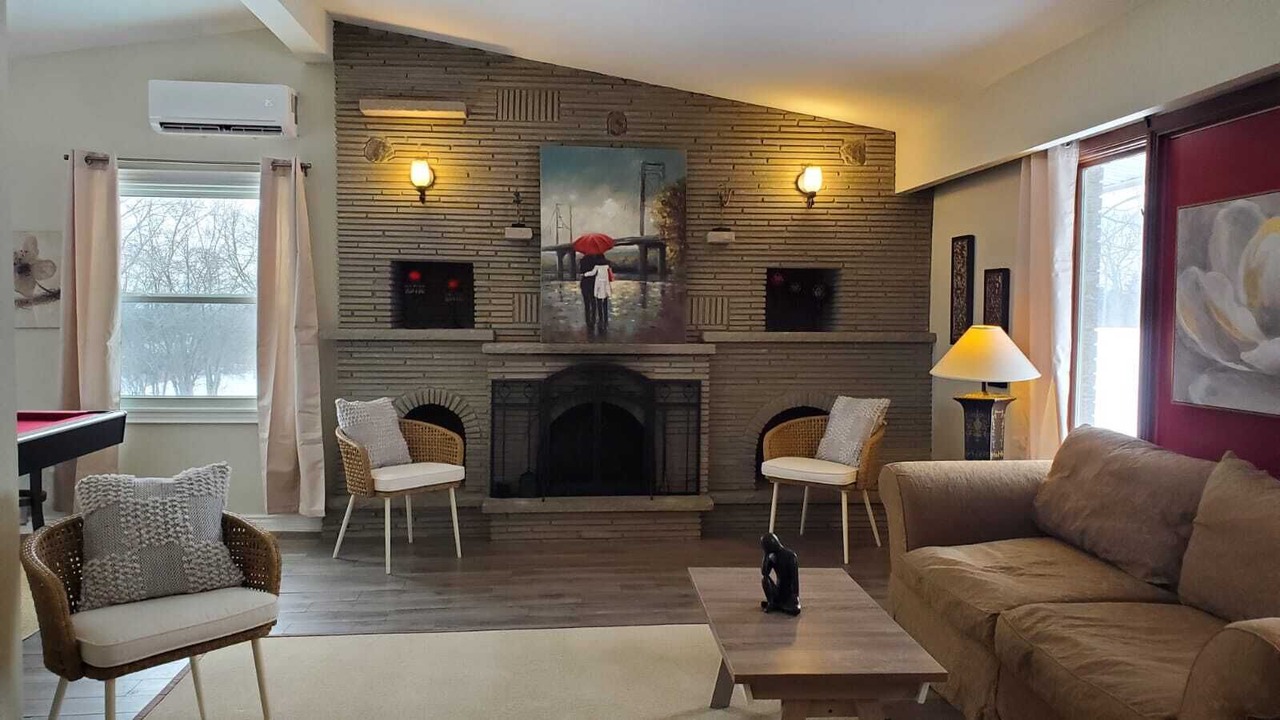 Photo of Livingroom in Caledon