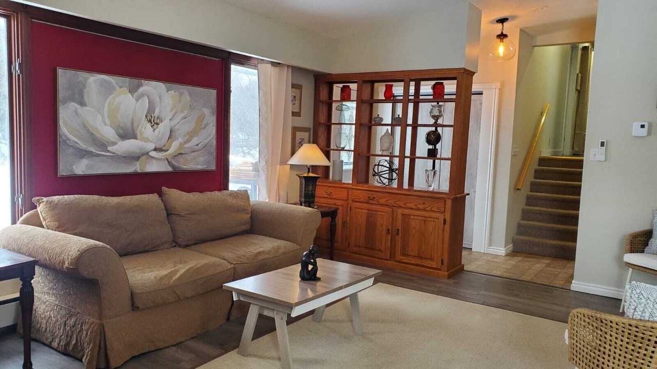 Photo of Livingroom in Caledon