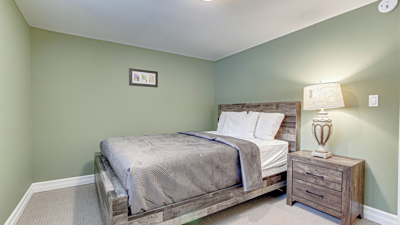 Photo of Bedroom in Grand Bend