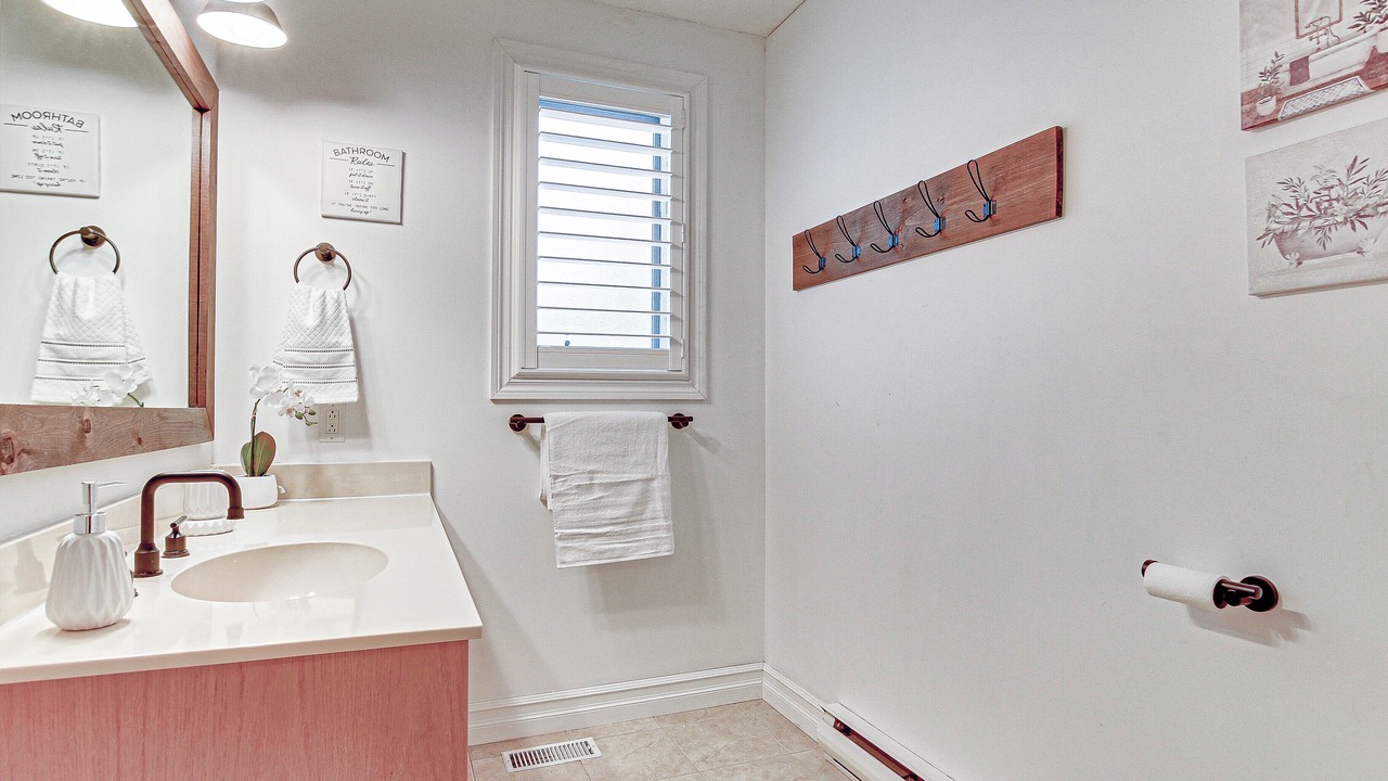 Photo of Bathroom in Grand Bend