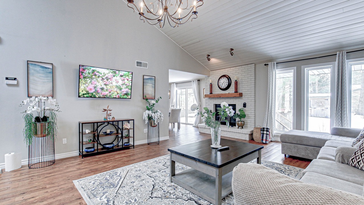 Photo of Livingroom in Grand Bend