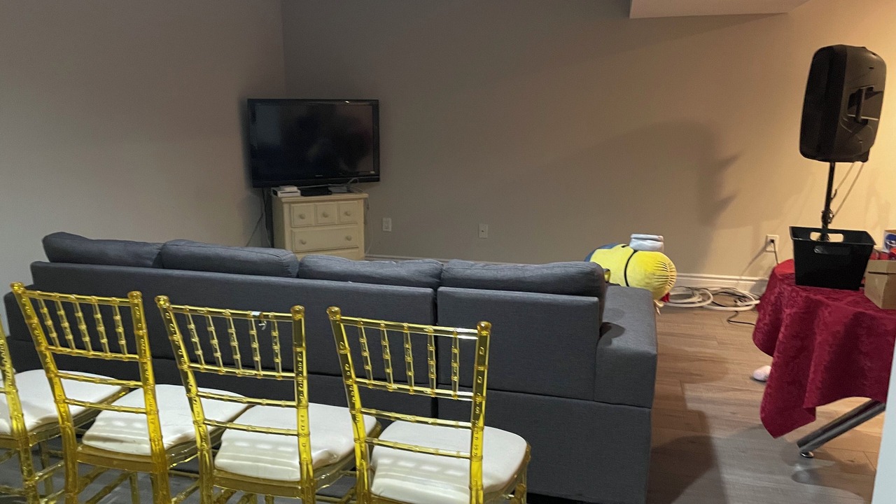 Photo of Livingroom in Highland Creek