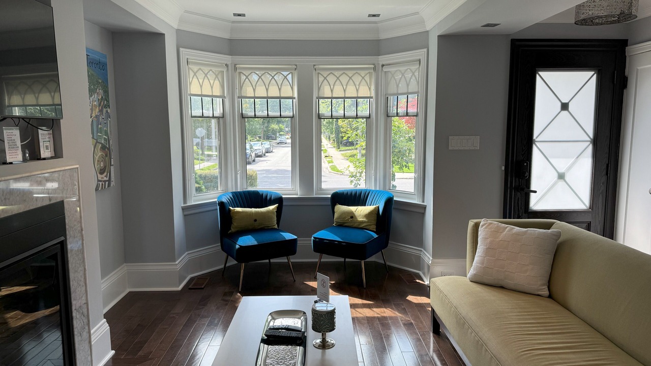 Photo of Livingroom in East York