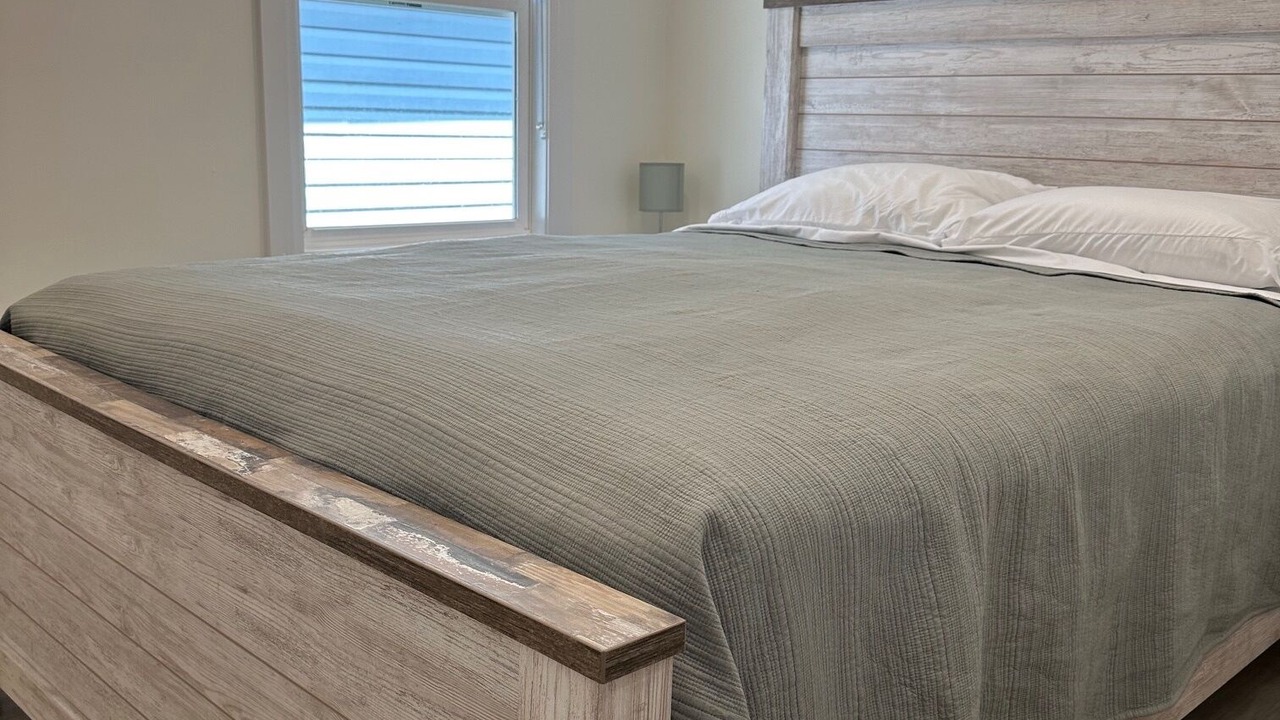 Photo of Bedroom in Crystal Beach