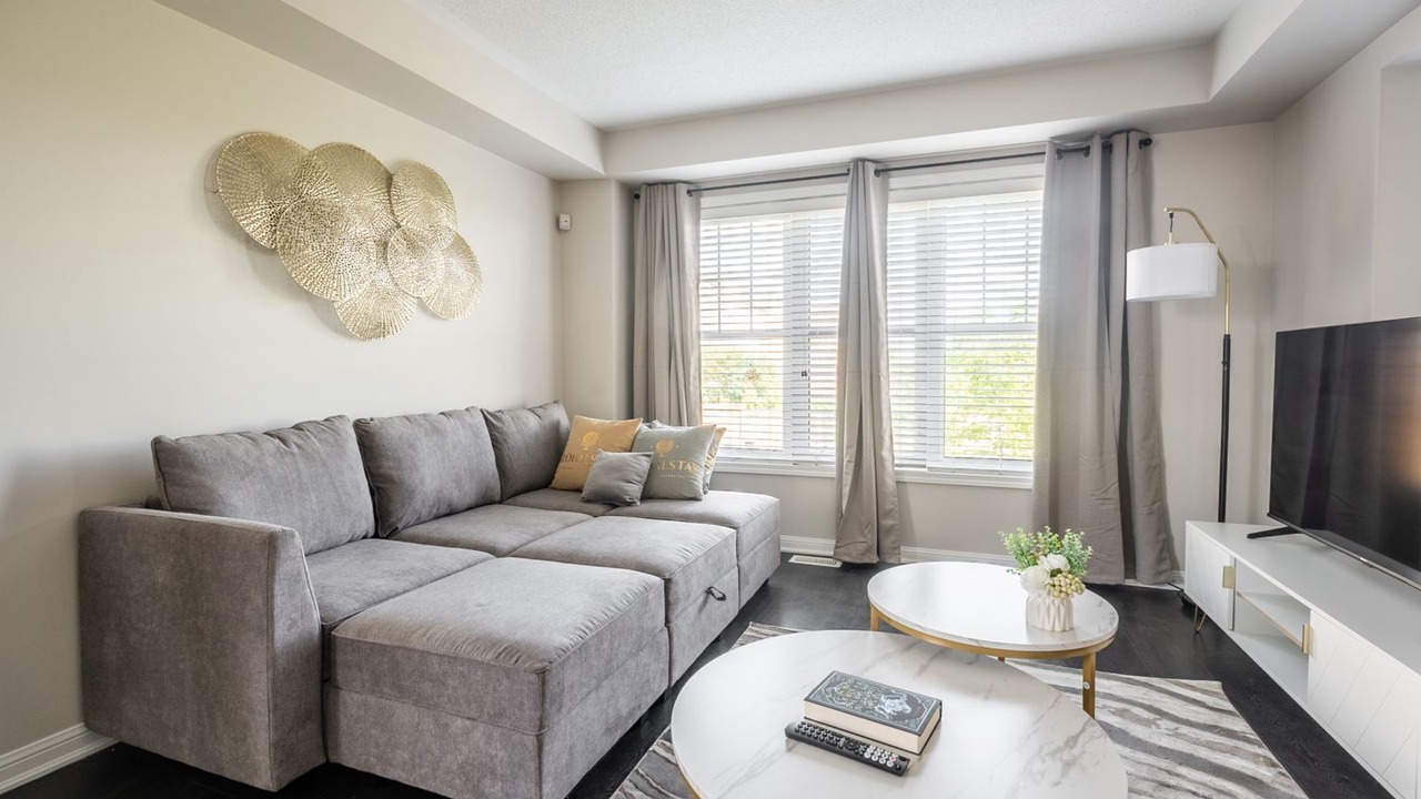 Photo of Livingroom in Brampton