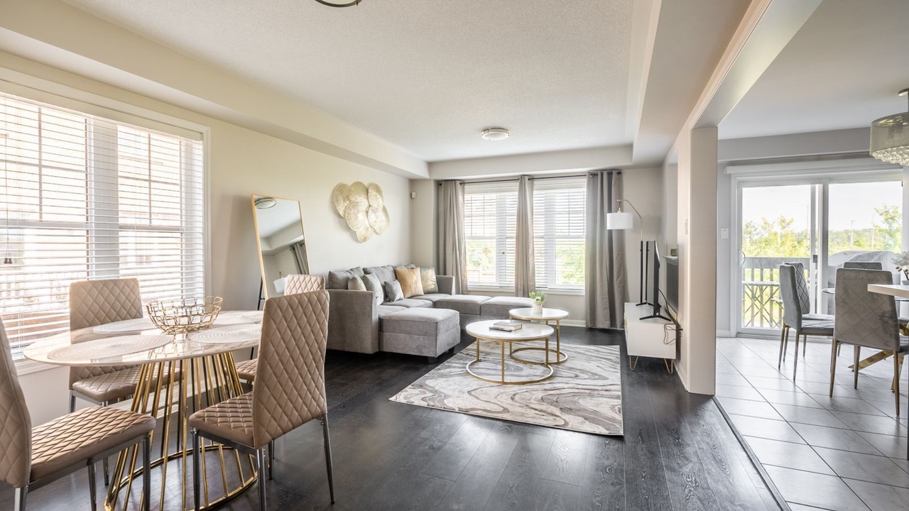 Photo of Livingroom in Brampton