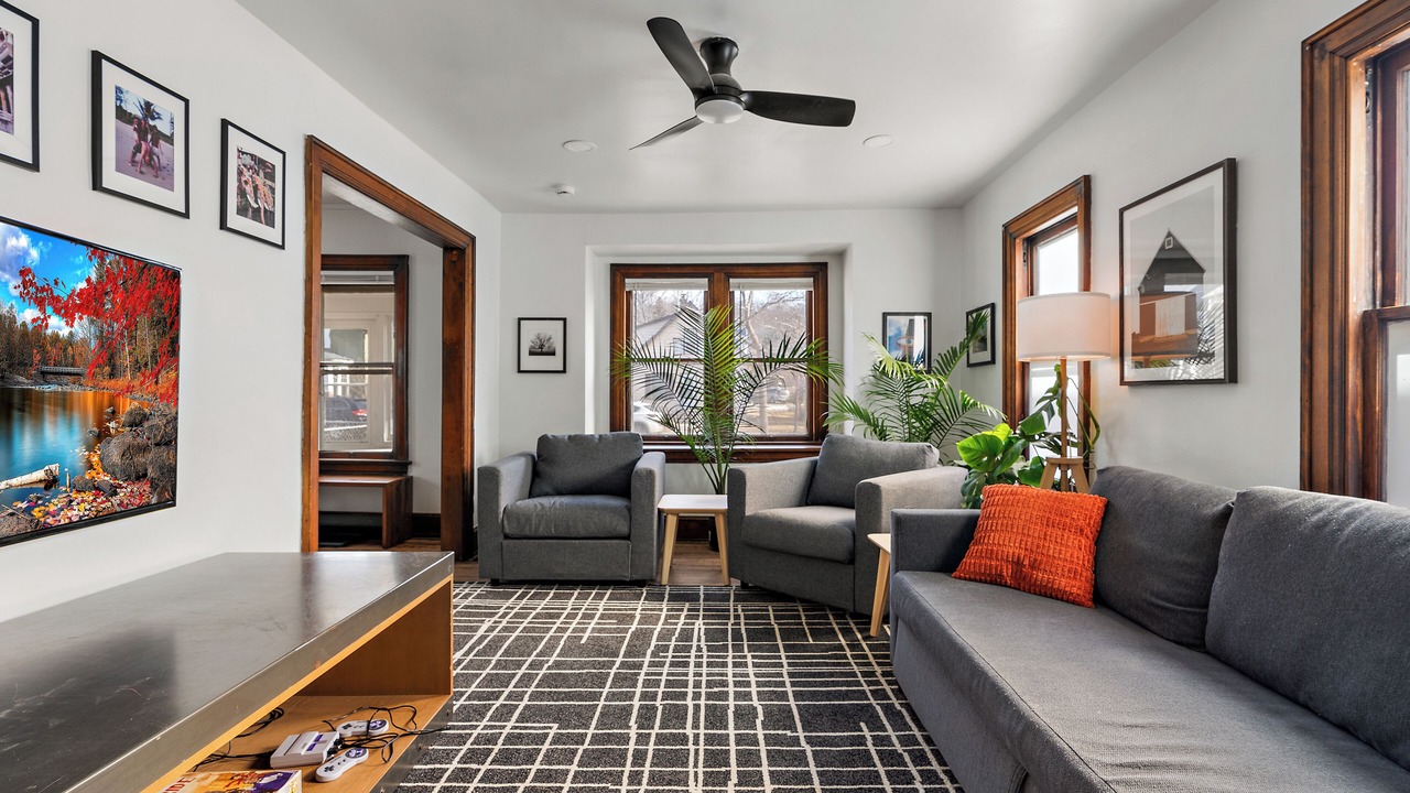 Photo of Livingroom in Audubon Park