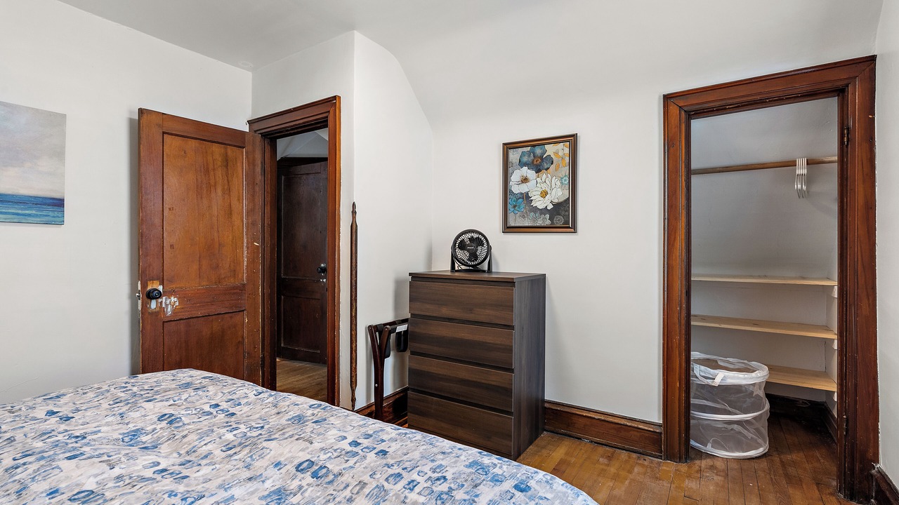 Photo of Bedroom in Audubon Park