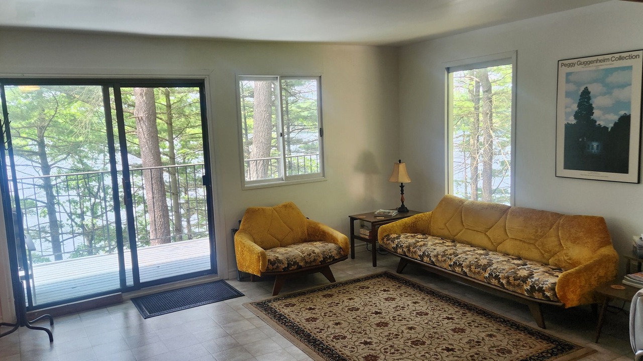 Photo of Livingroom in Frontenac