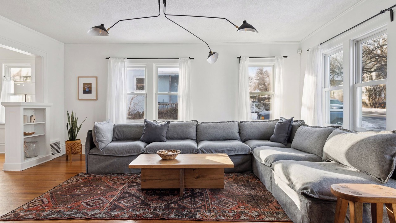 Photo of Livingroom in Linden Hills
