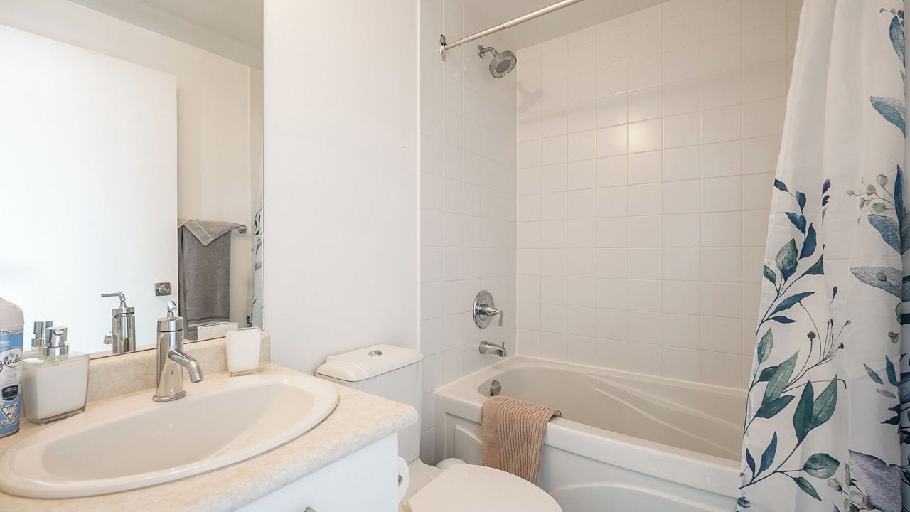 Photo of Bathroom in Bay Cloverhill