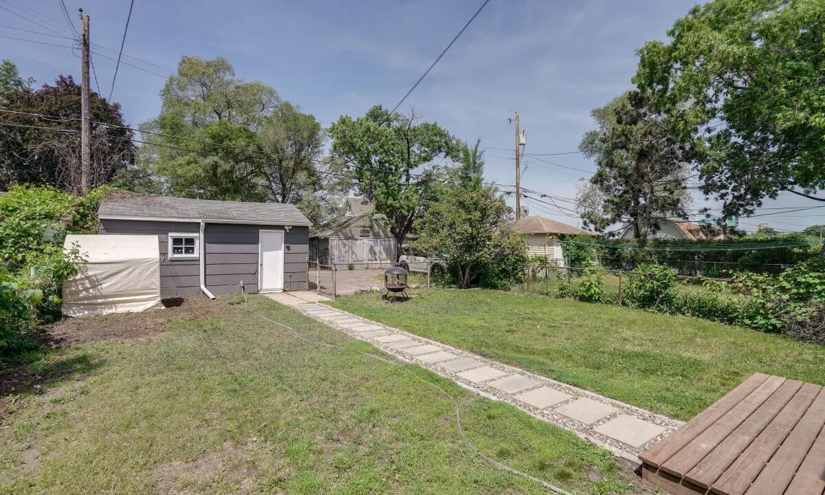 Photo of Outdoor in Merriam Park